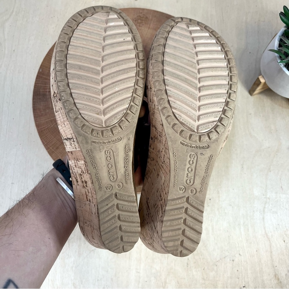 Crocs A-Leigh Strappy Cork Wedge Sandals Black Snake Leather Size 9 - Picture 14 of 14